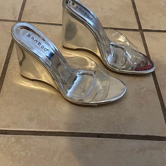 BAMBOO Shiny Wedge Sandals - Picture 8 of 8